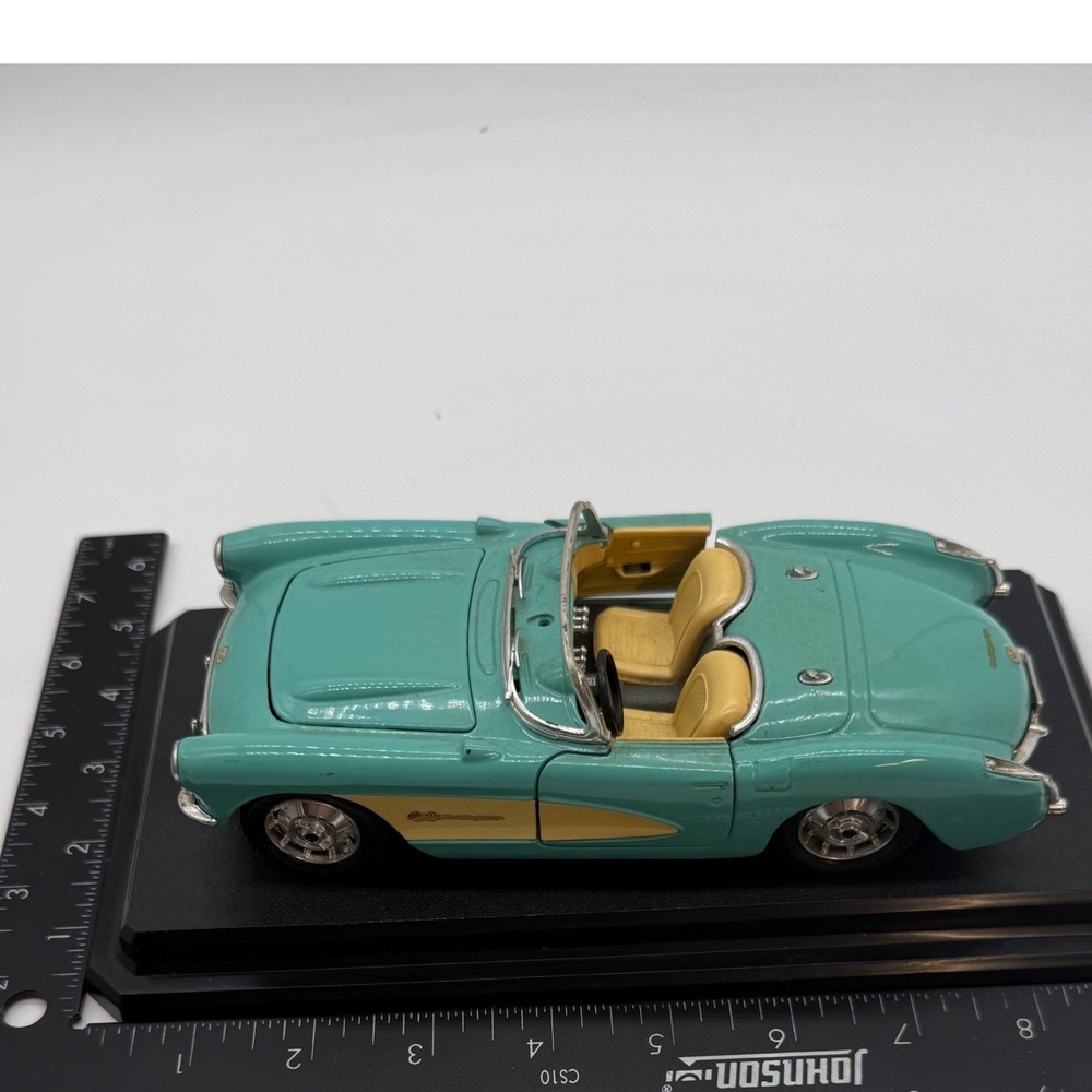 Vintage 1957 Chevrolet Corvette Diecast Model Car 1:18 Teal Fuel Injection
